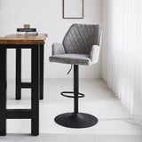 Barhocker Novan-Chenille Dimehouse Hellgrau LxBxH 75x58x54 Stoff Stimmungsvolles Foto diagonal von vorne