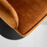 Barhocker Novan-Samt Dimehouse Cognac LxBxH 75x58x54 Stoff Stimmungsvolles Fotodetail