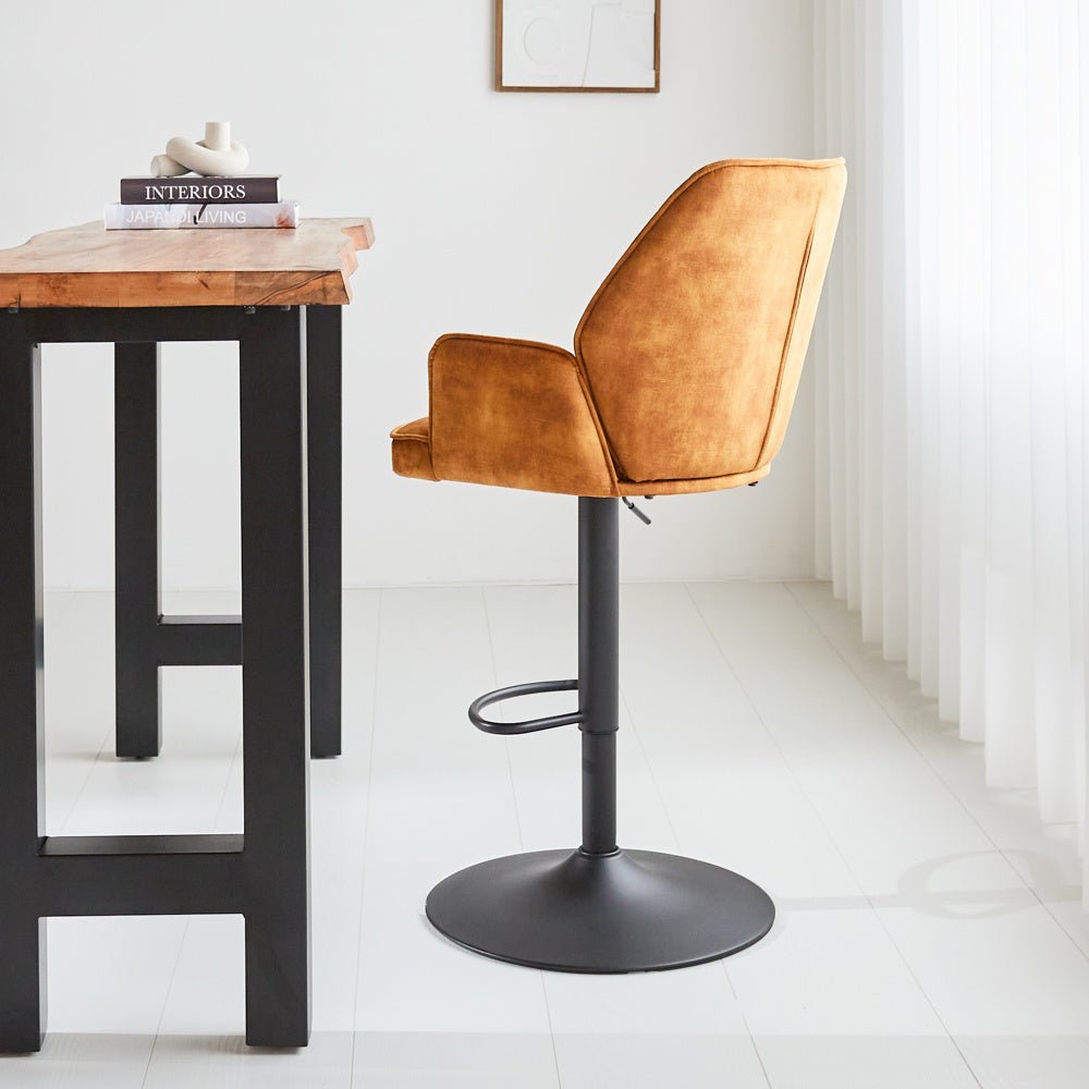 Barhocker Novan-Samt Dimehouse Cognac LxBxH 75x58x54 Stoff Stimmungsvolle Foto-Seitenansicht