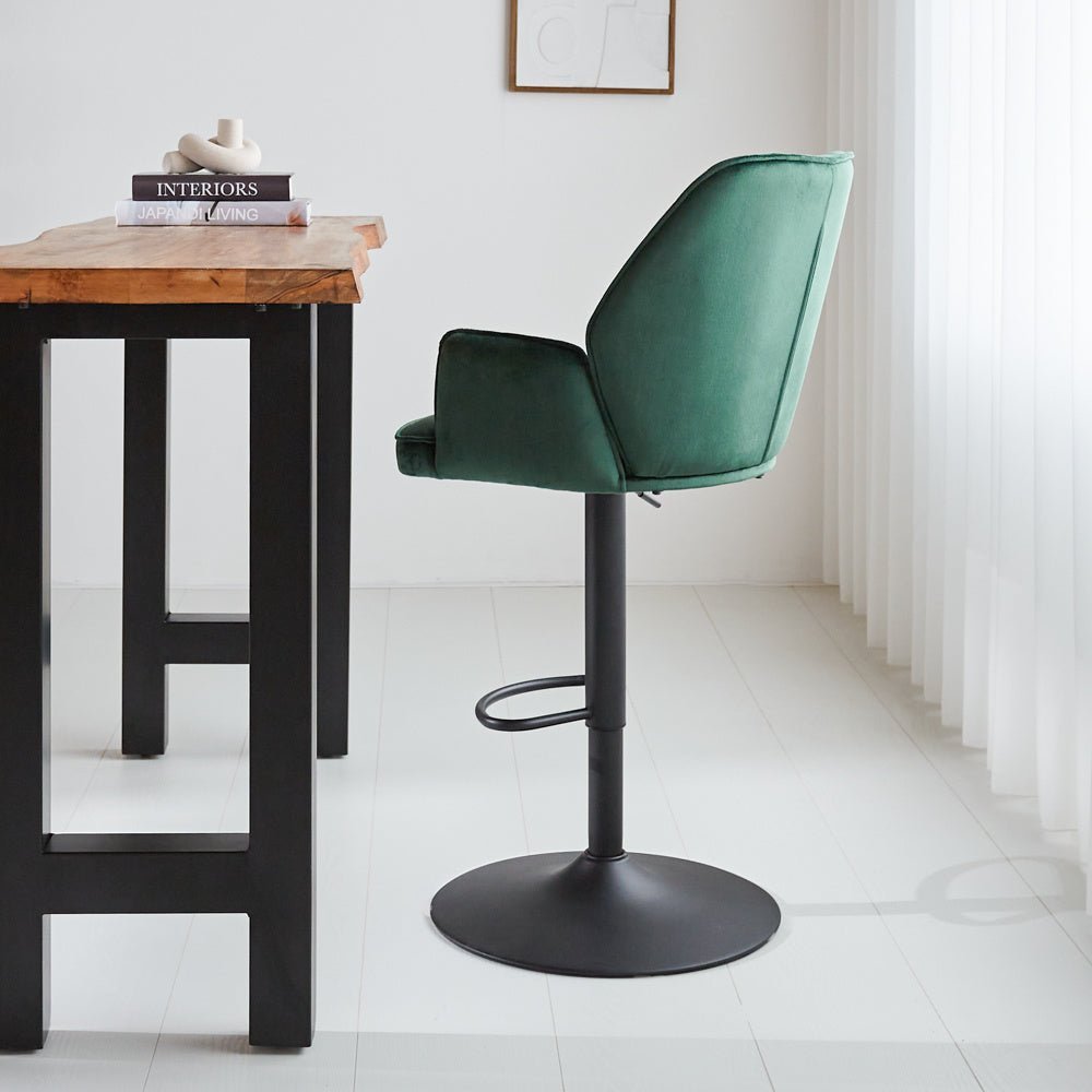 Barhocker Novan-Samt Dimehouse Grün LxBxH 75x58x54 Stoff Stimmungsvolle Foto-Seitenansicht