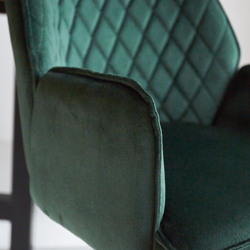 Barhocker Novan-Samt Dimehouse Grün LxBxH 75x58x54 Stoff Stimmungsvolles Fotodetail