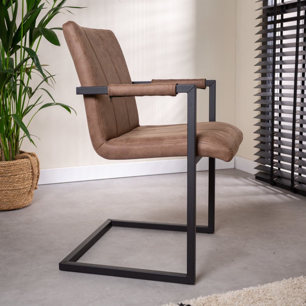 Esszimmerstuhl Jackson Dimehouse Taupe LxBxH 71x58x54 Stoff Stimmungsfoto Seitenansicht