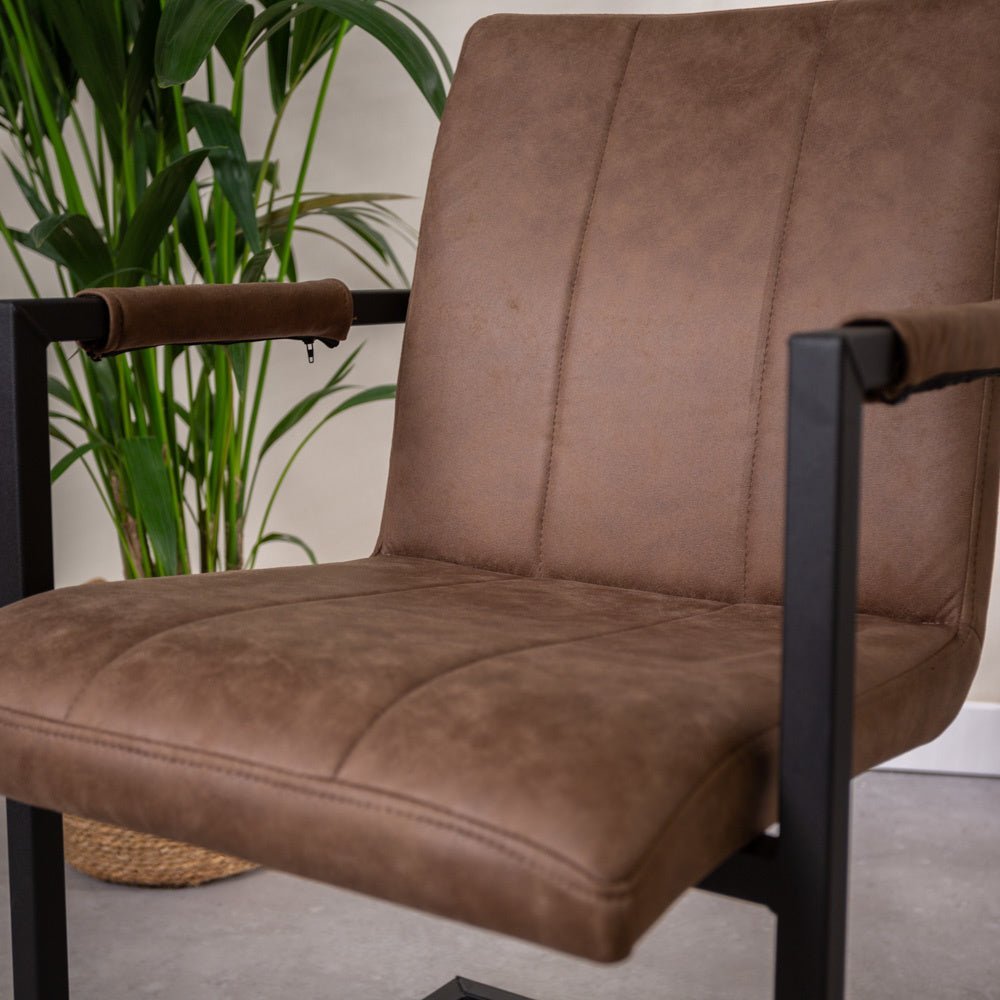 Esszimmerstuhl Jackson Dimehouse Taupe LxBxH 71x58x54 Stoff Stimmungsfoto Detail