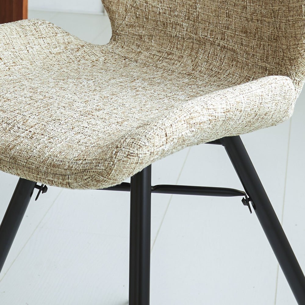 Esszimmerstuhl Beau Chenille Dimehouse Weißer Stoff, LxBxH 72x68x50. Stimmungsvolles Fotodetail
