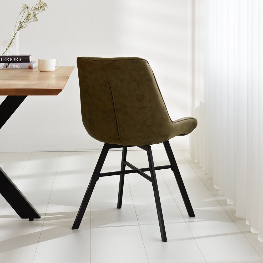 Esszimmerstuhl Jada Ecoleer Dimehouse Grün LxBxH 79x57x53 Öko-Leder Stimmungsvolles Foto diagonale Rückansicht