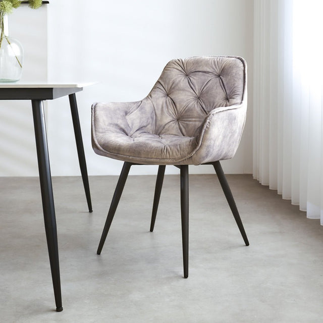 Esszimmerstuhl Audrey Dimehouse Grau LxBxH 71x68x49 Stoff Stimmungsvolles Foto diagonal von vorne