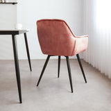 Esszimmerstuhl Audrey Dimehouse Rosa LxBxH 71x68x49 Stoff Stimmungsvolles Foto diagonale Rückansicht