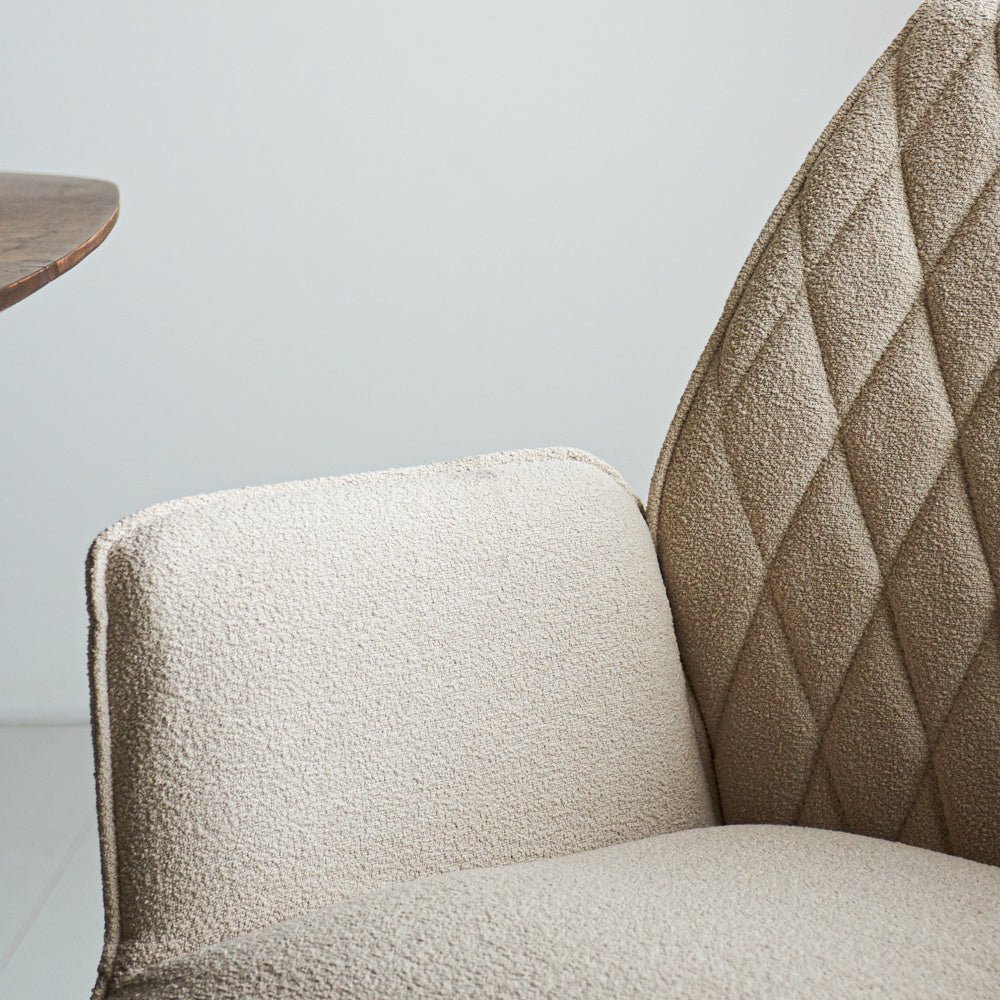 Esszimmerstuhl Novan Bouclé Dimehouse Beige LxBxH 67x59x57 Stoff Stimmungsvolles Fotodetail