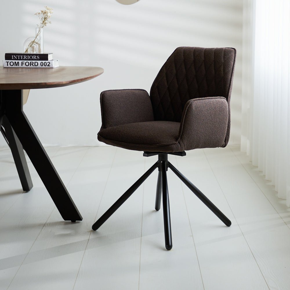 Esszimmerstuhl Novan Bouclé Dimehouse Braun LxBxH 67x59x57 Stoff Stimmungsvolles Foto diagonal von vorne