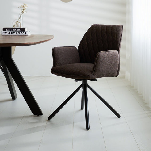 Esszimmerstuhl Novan Bouclé Dimehouse Braun LxBxH 67x59x57 Stoff Stimmungsvolles Foto diagonal von vorne