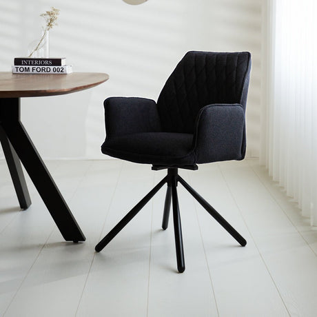 Esszimmerstuhl Novan Bouclé Dimehouse Schwarz LxBxH 67x59x57 Stoff Stimmungsvolles Foto diagonal von vorne