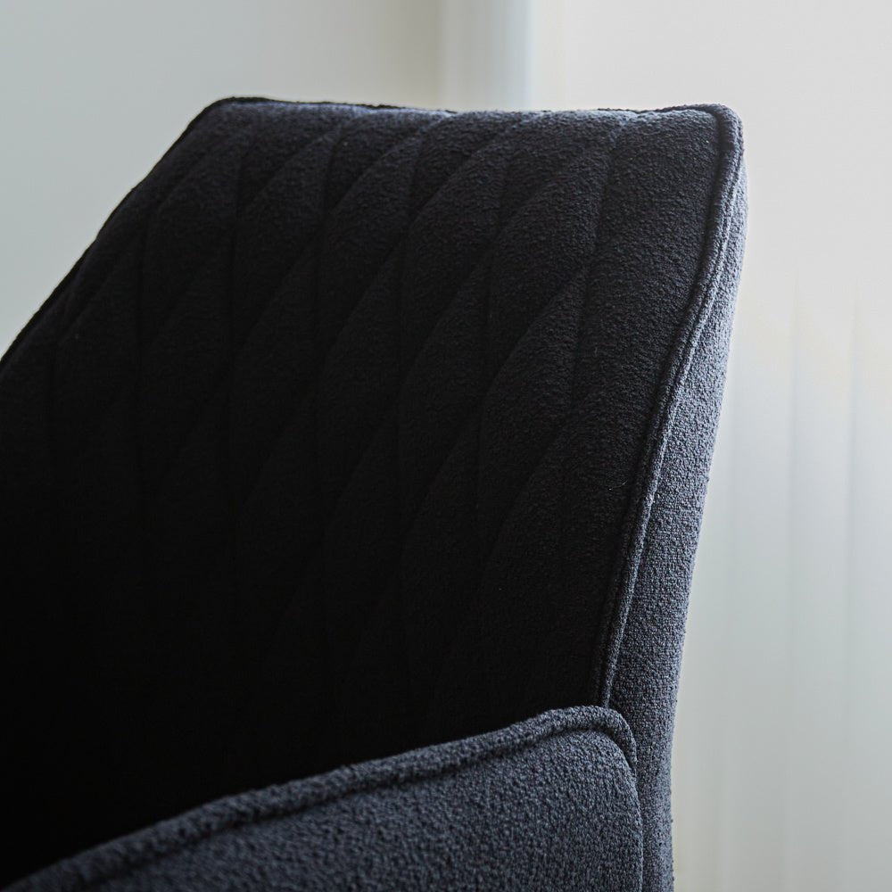 Esszimmerstuhl Novan Bouclé Dimehouse Schwarz LxBxH 67x59x57 Stoff Stimmungsvolles Fotodetail