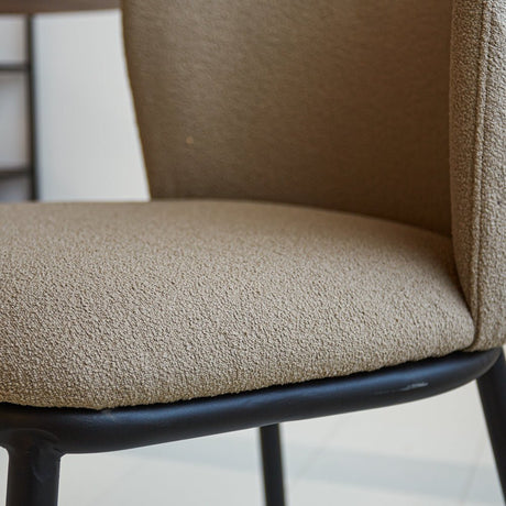 Esszimmerstuhl Tess Dimehouse Taupe LxBxH 65x62x56 Stoff Stimmungsvolles Fotodetail
