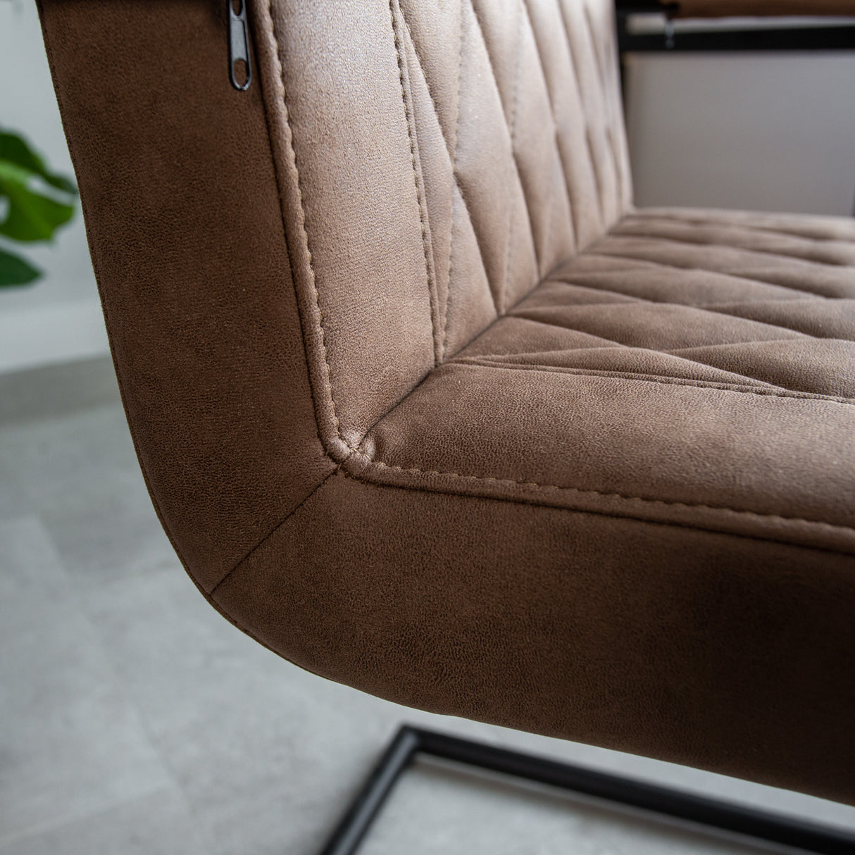 Esszimmerstuhl Dean Dimehouse Taupe LxBxH 70x58x57 Stoff Stimmung Foto Detail