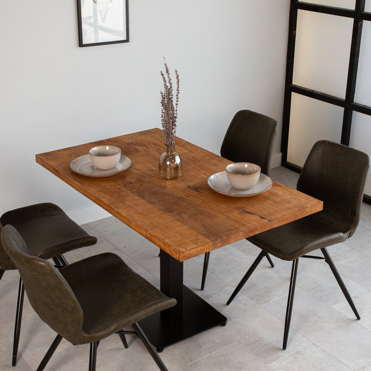 Esstisch Bistrotisch Rechteck Dimehouse Braun LxBxH 126x76x7 Mangoholz Stimmungsvolles Situationsfoto