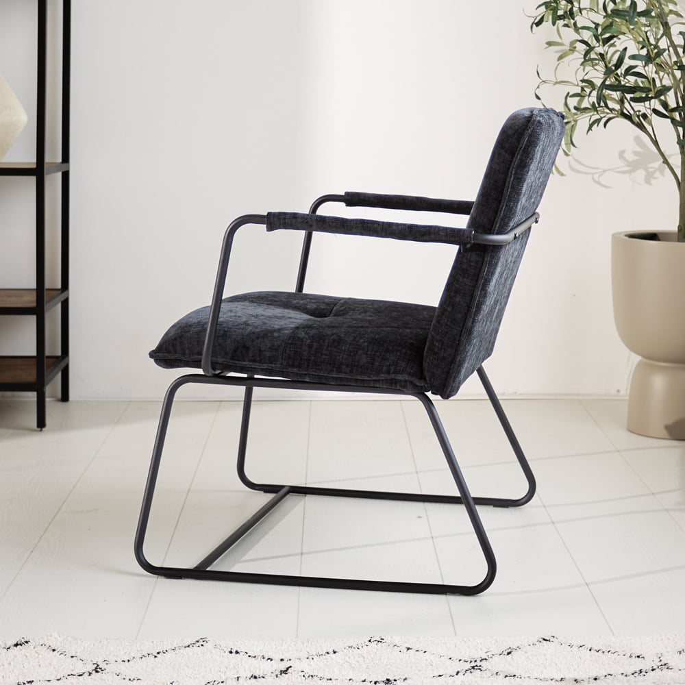 Sessel Hailey Chenille Dimehouse Schwarz LxBxH 66x64x37 Stoff Stimmungsvolle Foto-Seitenansicht