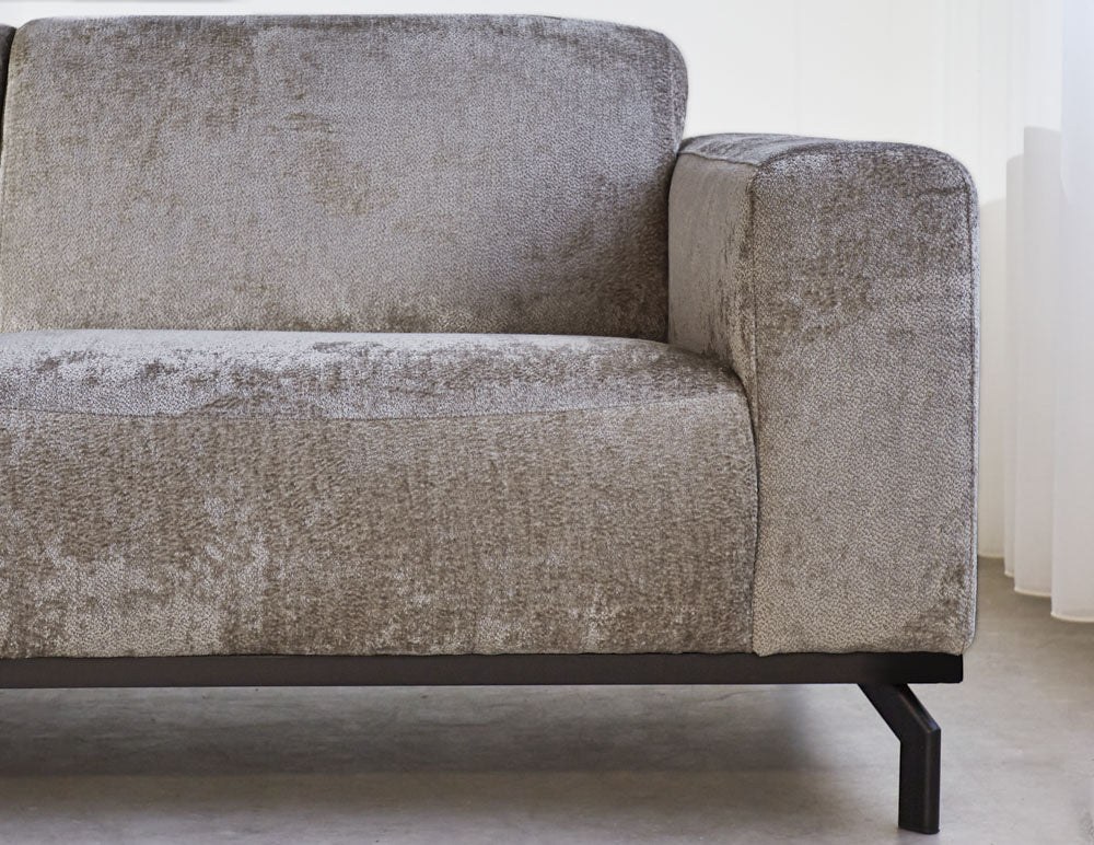 Sofa Chloe DeGeBe Taupe Stoff Stimmungsvolles Fotodetail