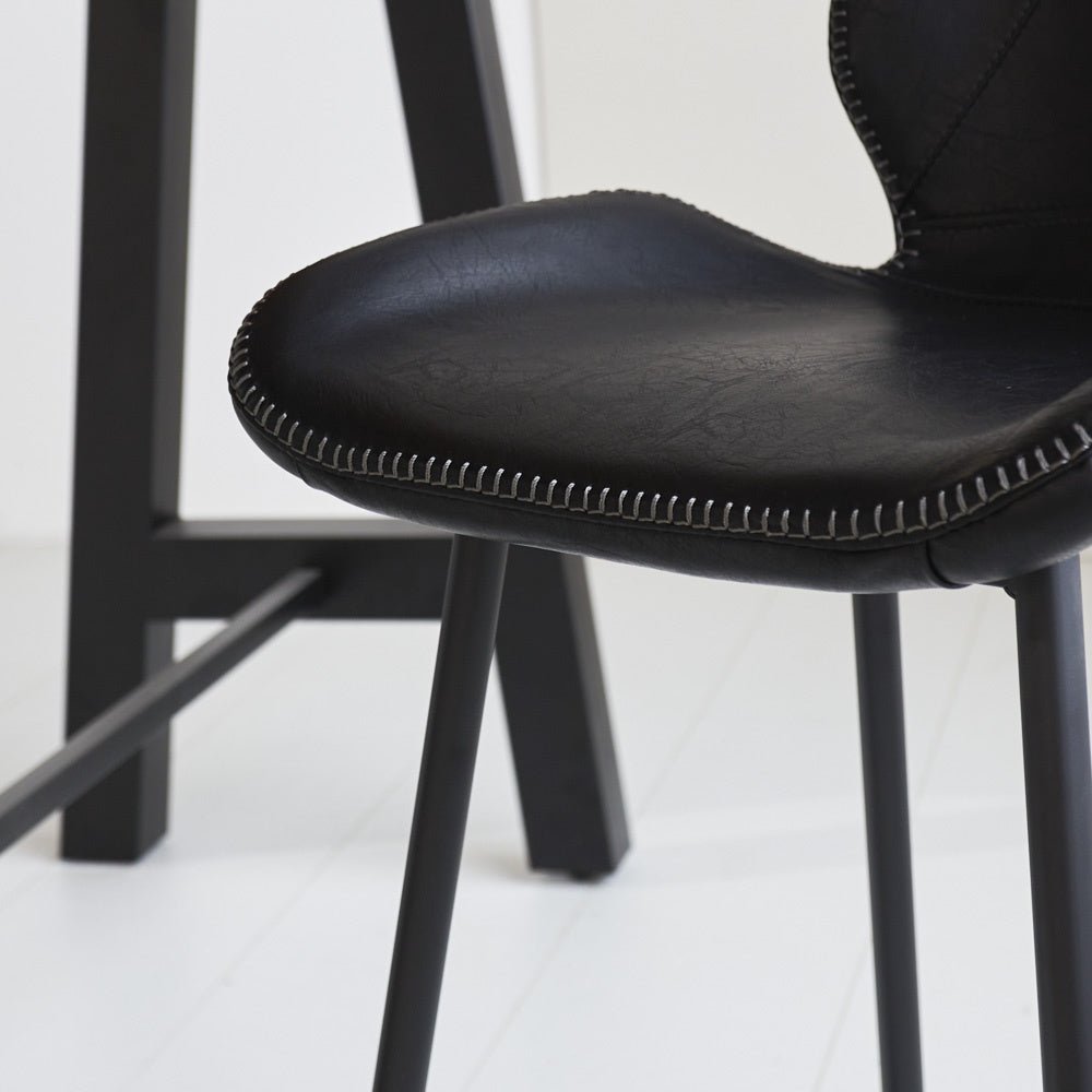Barhocker Schönes Kunstleder Dimehouse Schwarz LxBxH 84x54x52 Kunstleder Stimmungsvolles Fotodetail