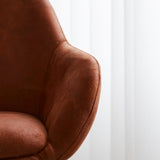 Barhocker Elise Ecoleather Dimehouse Cognac LxBxH 88x61x54 Öko-Leder Stimmungsvolles Fotodetail