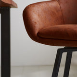 Barhocker Elise Ecoleather Dimehouse Cognac LxBxH 88x61x54 Öko-Leder Stimmungsvolles Fotodetail