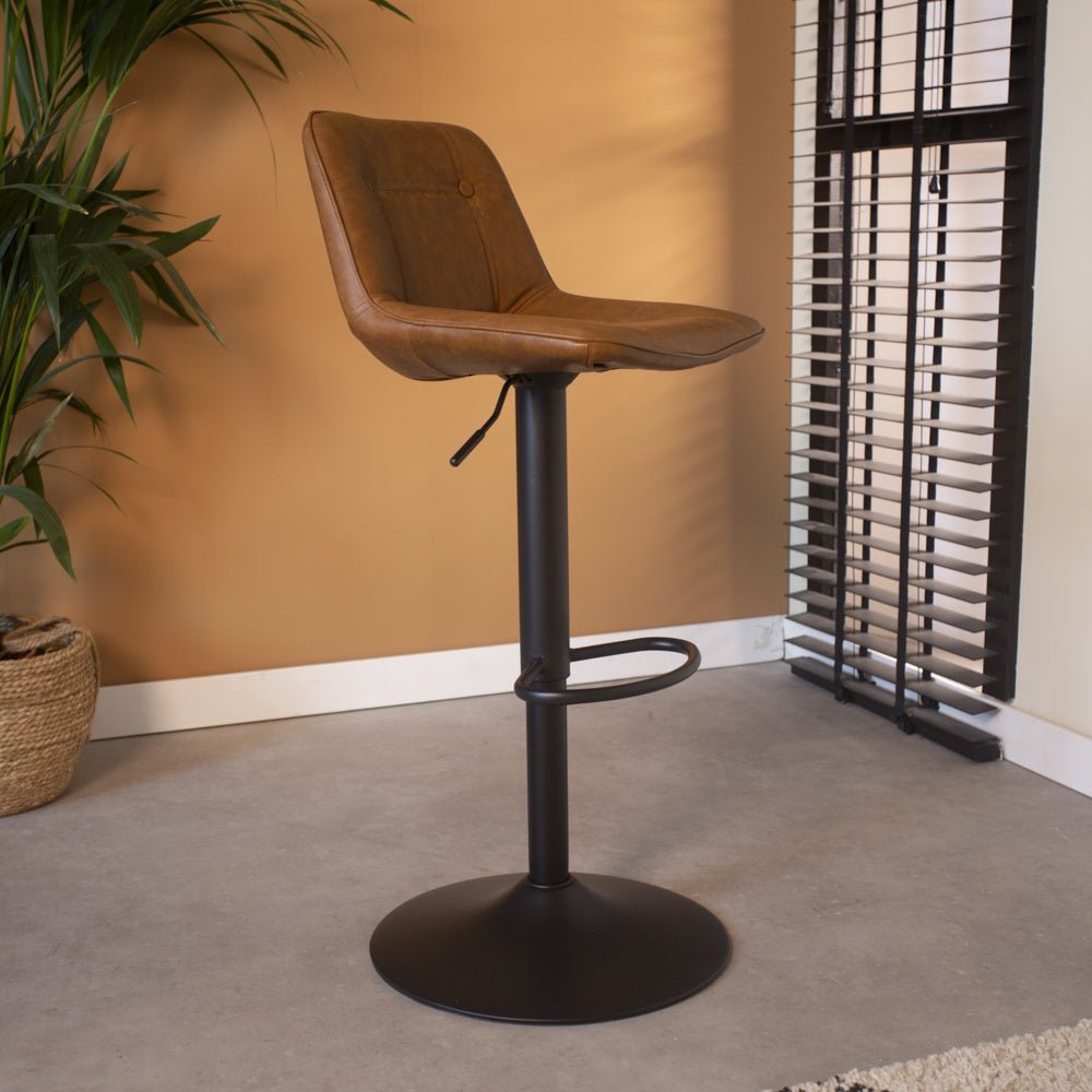 Barhocker Jason Dimehouse Cognac LxBxH 82x52x39 Kunstleder Stimmungsvolle Foto-Seitenansicht