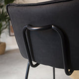 Barhocker Jelle Dimehouse Anthrazit LxBxH 63x56x49 Mikrofaser Stimmungsvolles Fotodetail