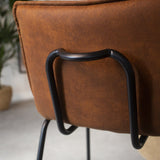 Barhocker Jelle Dimehouse Cognac LxBxH 63x56x49 Mikrofaser Stimmungsvolles Fotodetail