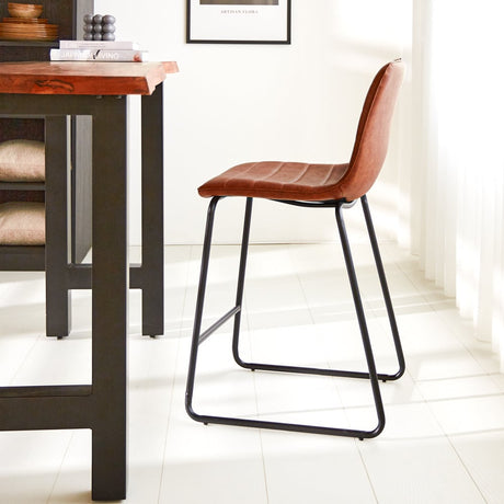 Barhocker Mark Kunstleder Dimehouse Cognac LxBxH 79x65x54 Kunstleder Stimmungsvolles Foto Seitenansicht