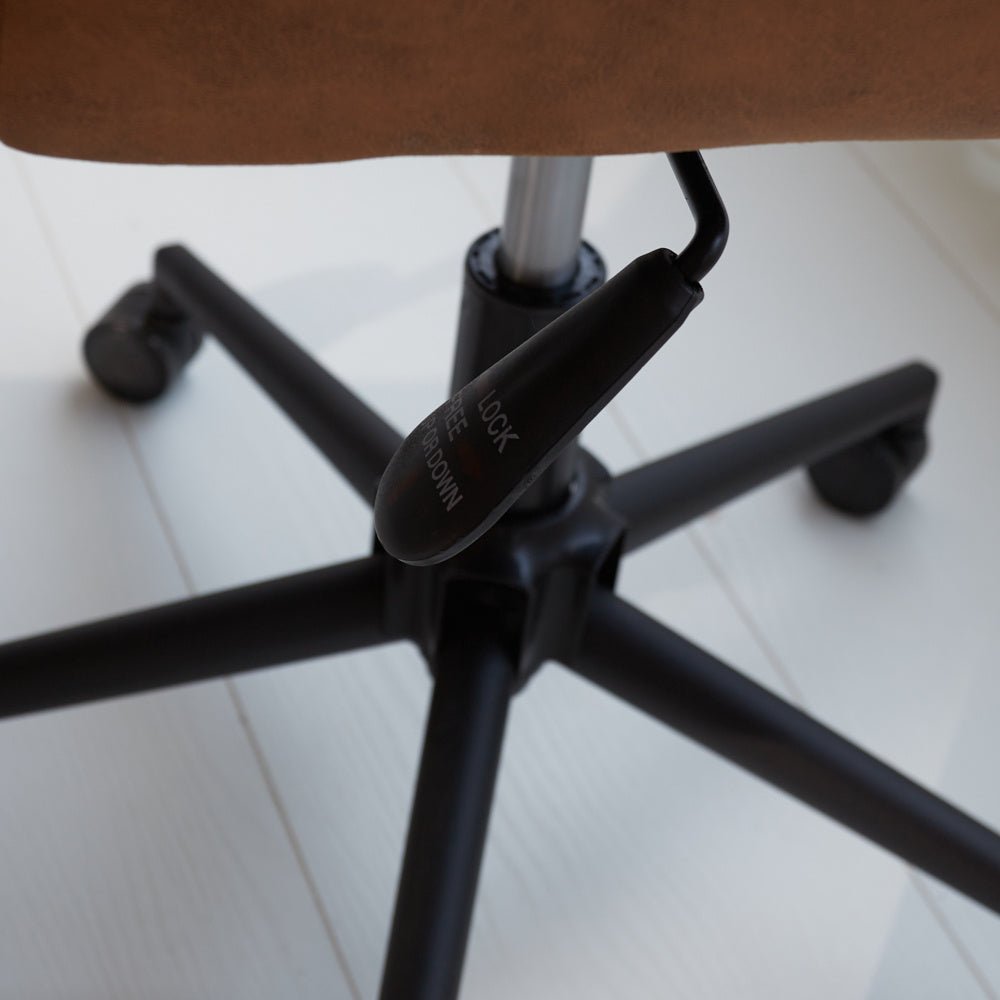 Bürostuhl Novan Dimehouse Cognac LxBxH 72x63x58 Stoff Stimmungsvolles Fotodetail