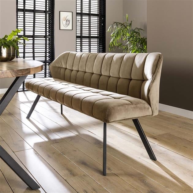 Esszimmerbank Romy DH Interior Champagner LxBxH 190x60x48 Samt Stimmungsvolles Foto diagonal von vorne