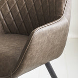 Esszimmerstuhl Cara Dimehouse Taupe LxBxH 78x65x57 Kunstleder Stimmungsvolles Fotodetail