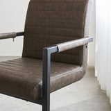 Esszimmerstuhl Kuba Dimehouse Taupe LxBxH 71x59x58 Kunstleder Stimmungsfoto Detail