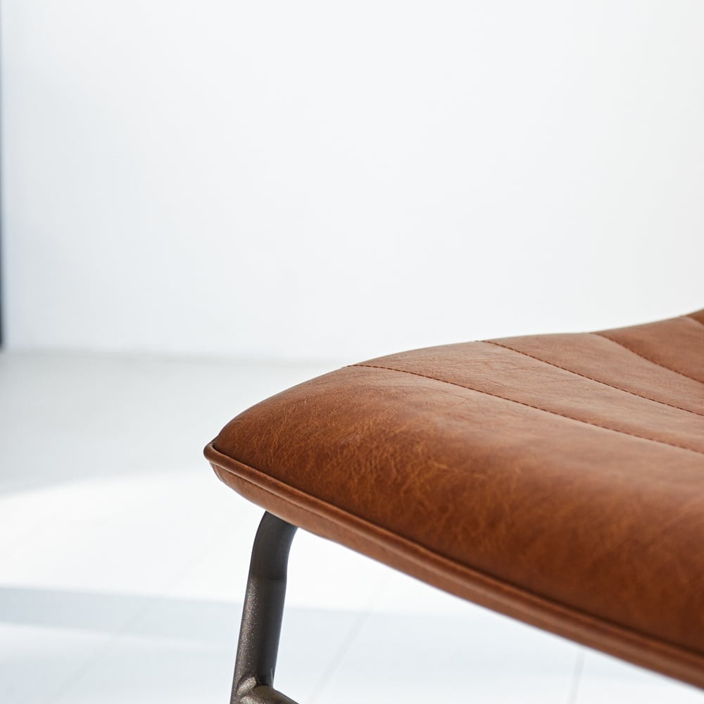 Esszimmerstuhl Mark Dimehouse Cognac LxBxH 74x56x54 Kunstleder Stimmungsvolles Fotodetail