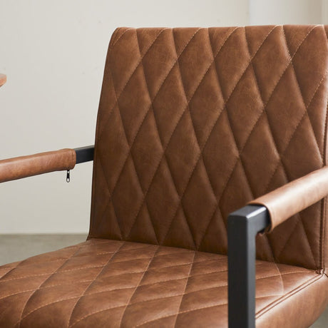 Esszimmerstuhl Ruben Dimehouse Cognac LxBxH 71x59x58 Kunstleder Ambienteaufnahme Detail