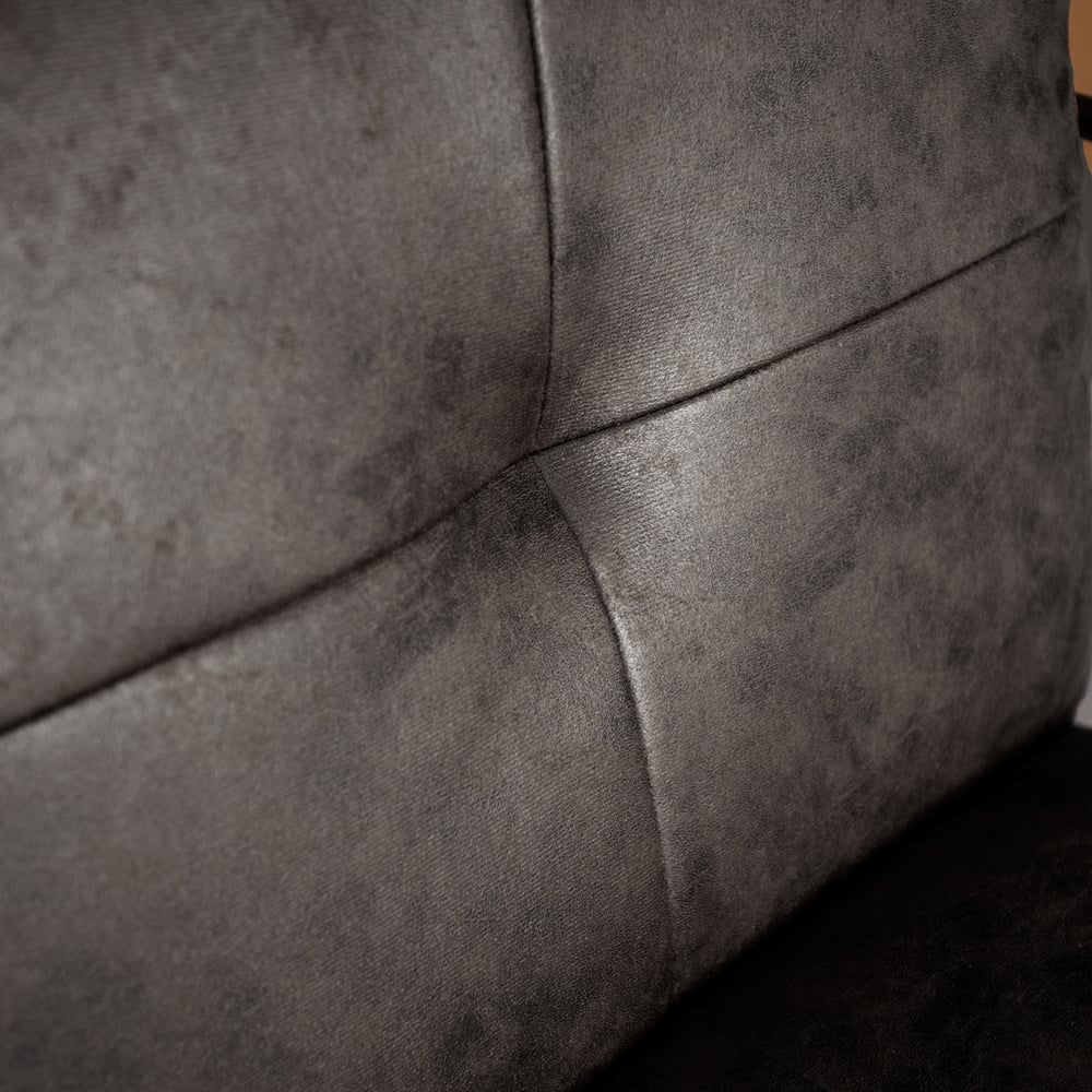 Sessel Hailey Ökoleder Dimehouse Anthrazit LxBxH 66x64x37 Öko-Leder Stimmungsvolles Fotodetail