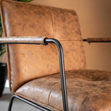 Sessel Hailey Ökoleder Dimehouse Cognac LxBxH 66x64x37 Öko-Leder Stimmungsvolles Fotodetail