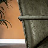 Sessel Hailey Ökoleder Dimehouse Grün LxBxH 66x64x37 Öko-Leder Stimmungsvolles Fotodetail