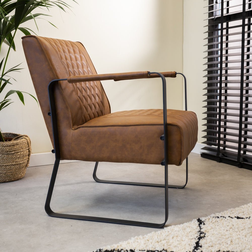 Sessel Peter Dimehouse Cognac LxBxH 68x62x45 Kunstleder Stimmungsvolle Fotoseitenansicht