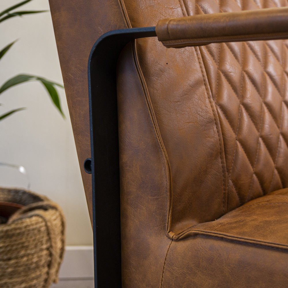 Sessel Peter Dimehouse Cognac LxBxH 68x62x45 Kunstleder Stimmungsvolles Fotodetail