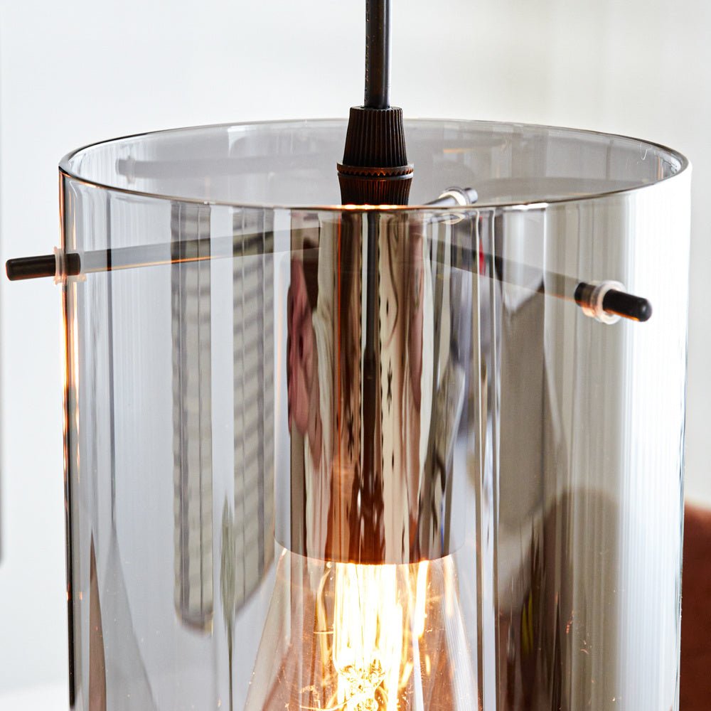 Hängelampe Hugo Dimehouse Anthrazit LxBxH 102x26x19 Glas Stimmungsvoller Fotoausschnitt