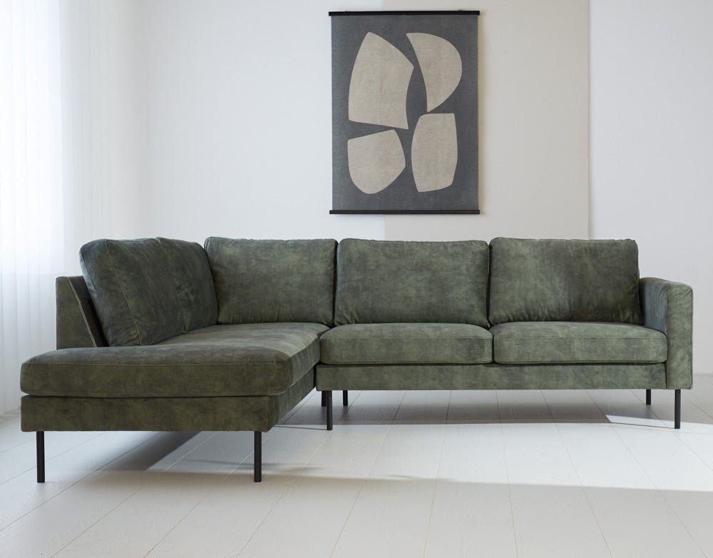Sofa Gaya DeGeBe Grüner Stoff Stimmungsvolles Foto von vorne