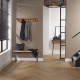 Garderobe Levi DH Interior Akazie LxBxH 92x21x15 Akazienholz Stimmungsvolles Foto diagonale Vorderansicht
