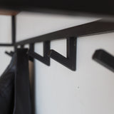 Garderobe Niels DH Interior Akazie LxBxH 102x37x30 Akazienholz Atmosphäre Foto anders