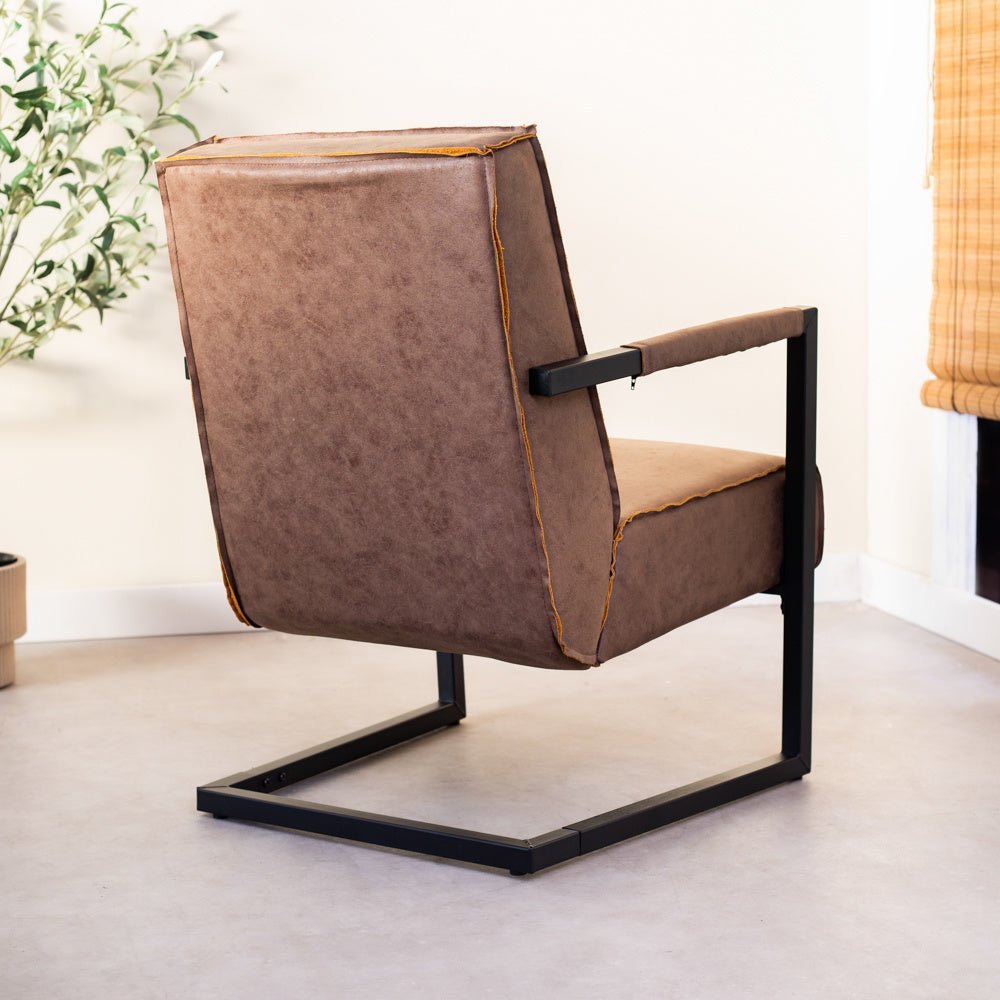 Sessel Tiger Dimehouse Taupe LxBxH 69x58x49 Öko-Leder Stimmungsvolle Fotodiagonale Rückansicht
