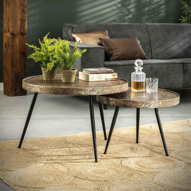 Couchtisch Aron DH Interior Bronze LxBxH 80x80x13 Bronze Stimmungsvolles Foto diagonale Vorderansicht