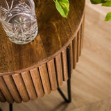Nachttisch Hans DH Interior Mango LxBxH 45x45x30 Mangoholz Stimmungsvoller Fotoausschnitt