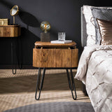 Nachttisch Maria DH Interior Mango LxBxH 51x46x28 Mangoholz Stimmungsvolles Foto von vorne