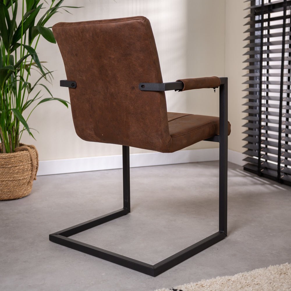 Esszimmerstuhl Jackson Dimehouse Braun LxBxH 71x58x54 Stoff Stimmungsfoto schräge Rückansicht