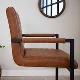 Esszimmerstuhl Kuba Dimehouse Cognac LxBxH 71x59x58 Kunstleder Stimmungsfoto Seitenansicht