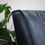 Sessel Peter Dimehouse Blau LxBxH 68x62x45 Kunstleder Stimmungsvolles Fotodetail